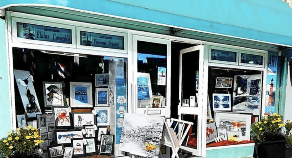Sisters Art Gallery in Brixha